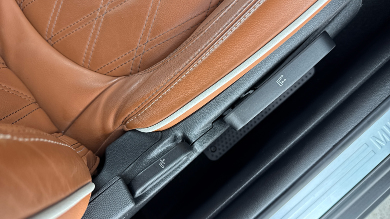 MINI Hatchback 1.5 Cooper Exclusive 3dr Auto Petrol Hatchback